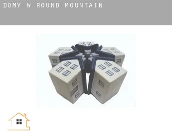 Domy w  Round Mountain